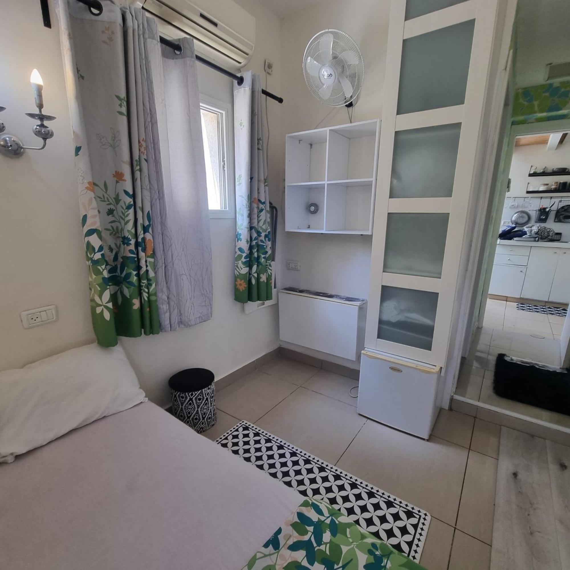 Bugrashov 13 Room Тель-Авив Экстерьер фото
