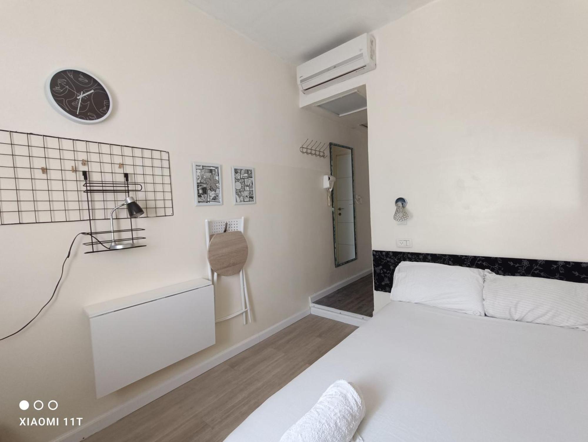 Bugrashov 13 Room Тель-Авив Номер фото