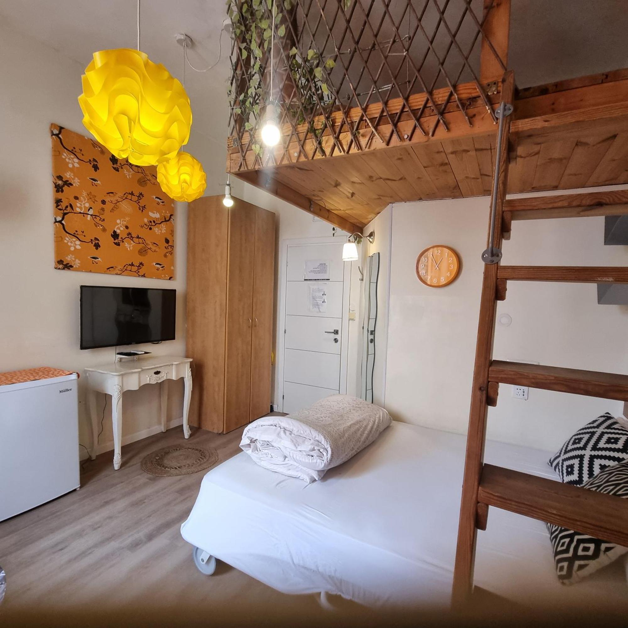 Bugrashov 13 Room Тель-Авив Экстерьер фото